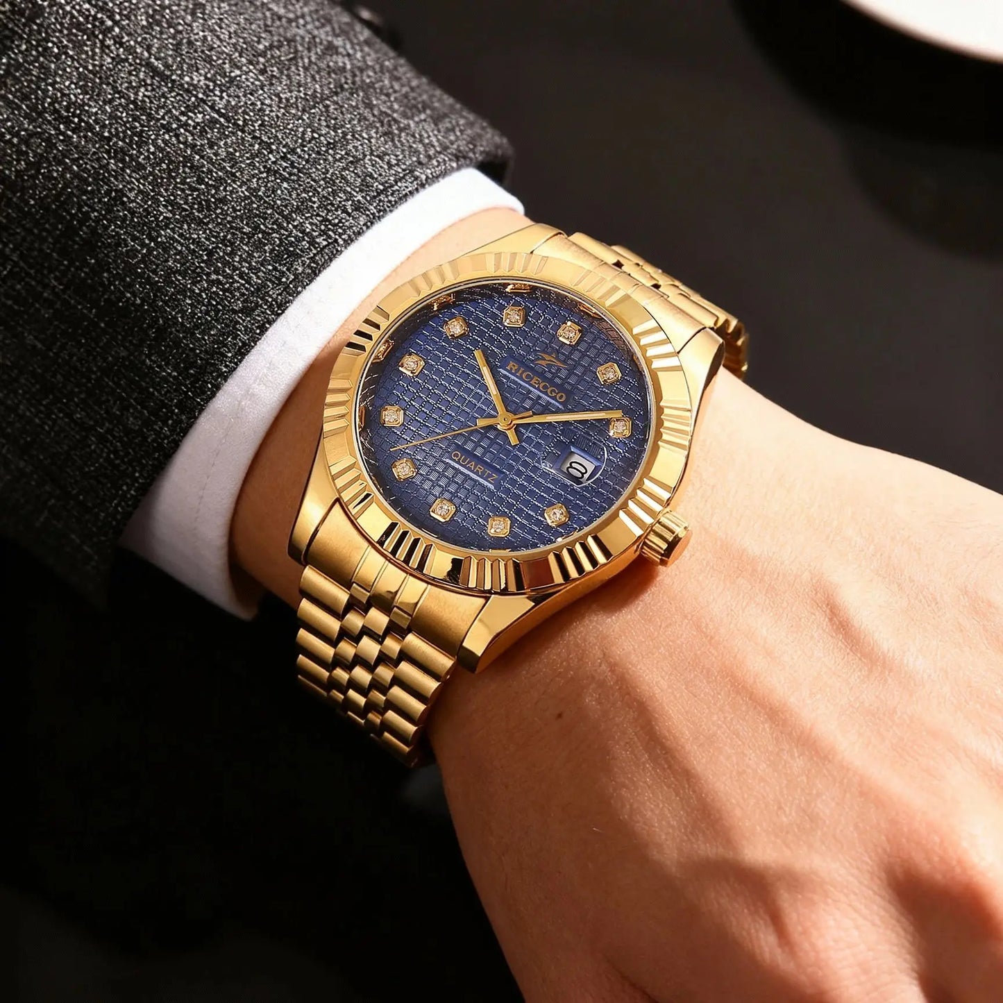 1pc quartz watch with calendar display, dial set with diamonds and textured design, fashionable jewelry accessories, dual calendar