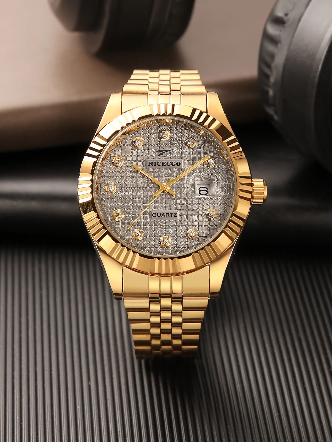 1pc quartz watch with calendar display, dial set with diamonds and textured design, fashionable jewelry accessories, dual calendar