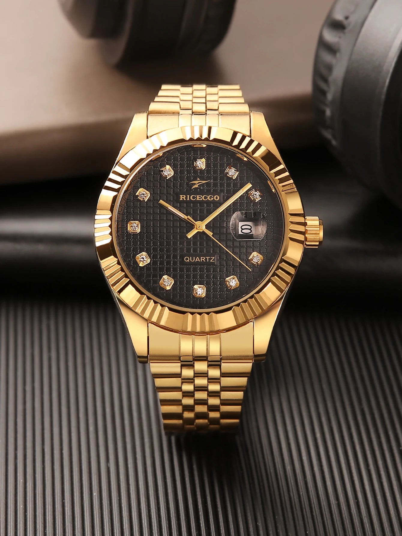 1pc quartz watch with calendar display, dial set with diamonds and textured design, fashionable jewelry accessories, dual calendar