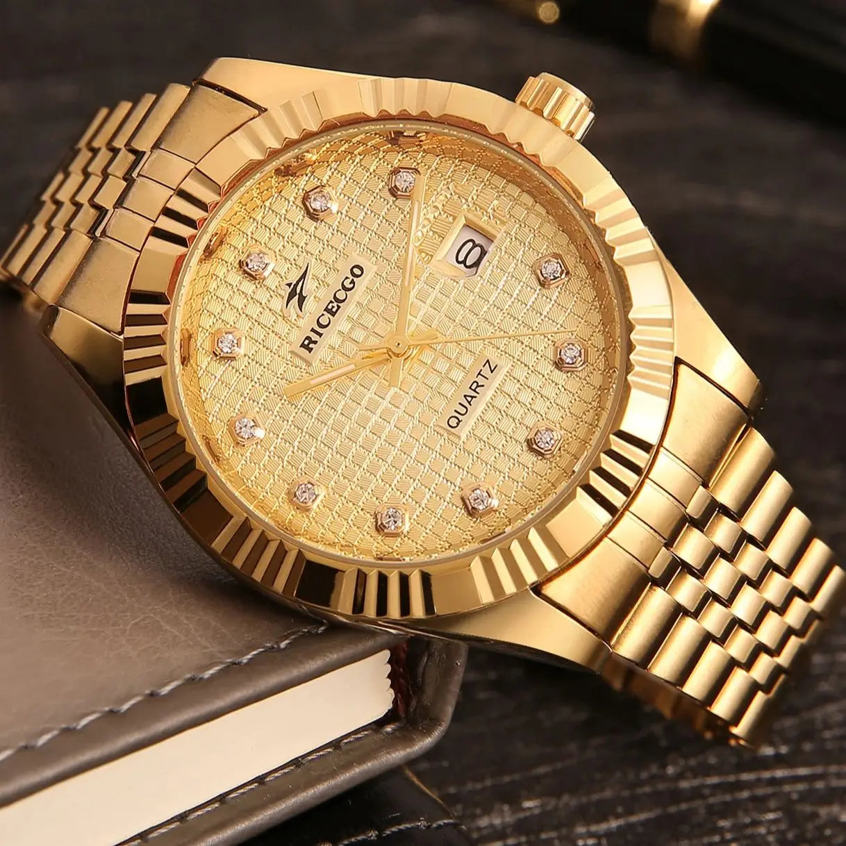 1pc quartz watch with calendar display, dial set with diamonds and textured design, fashionable jewelry accessories, dual calendar